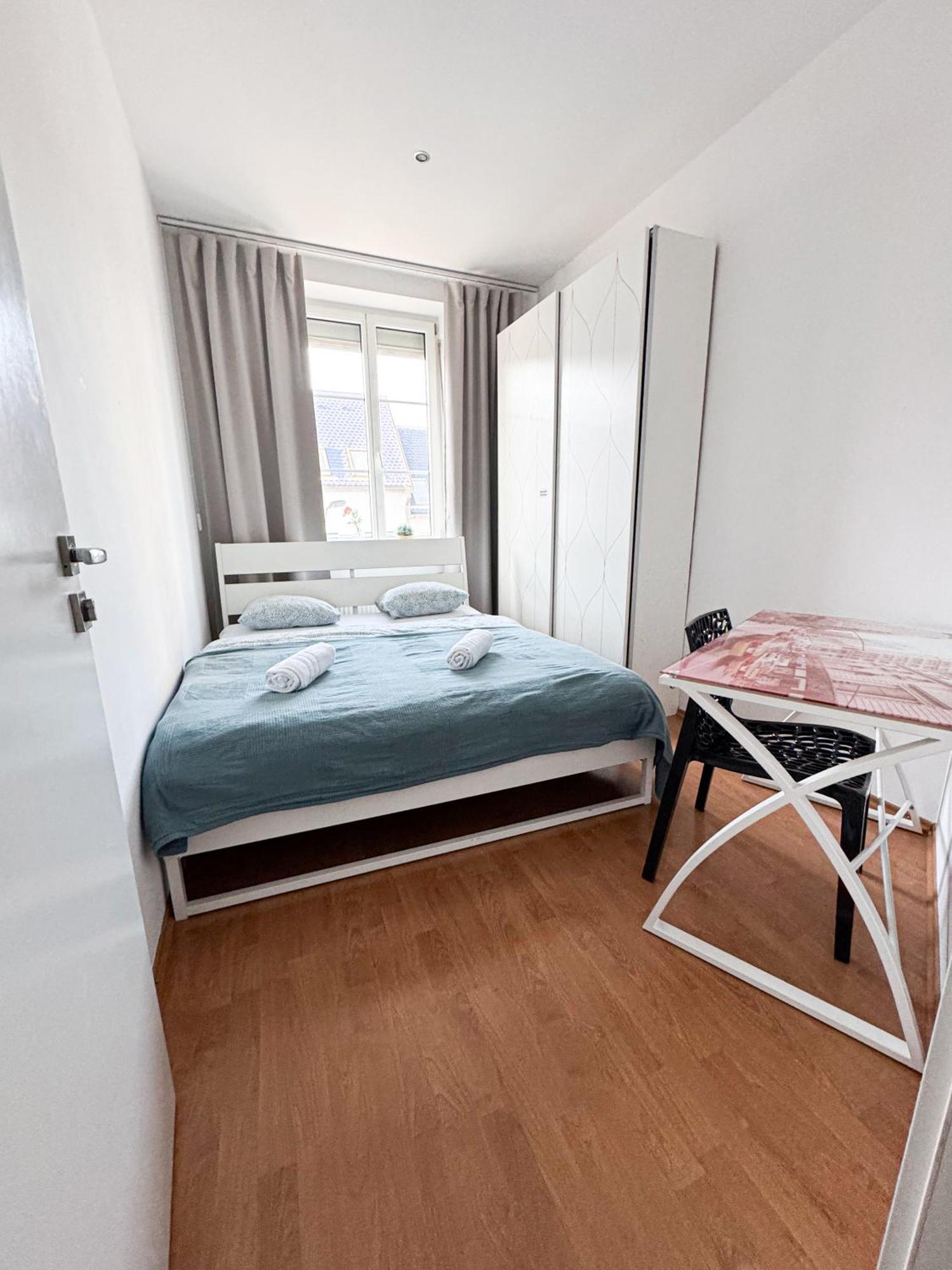 Gorgeous City Center Apartment In Bratislava With Free Parking Buitenkant foto