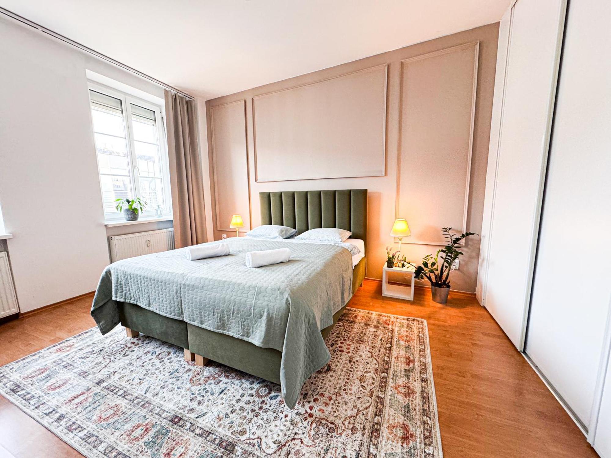 Gorgeous City Center Apartment In Bratislava With Free Parking Buitenkant foto